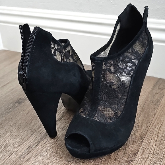 NWOT Black Lace Peep-Toe Heels Booties, Platform And Zipper, Sz 39 Office London - Picture 1 of 7